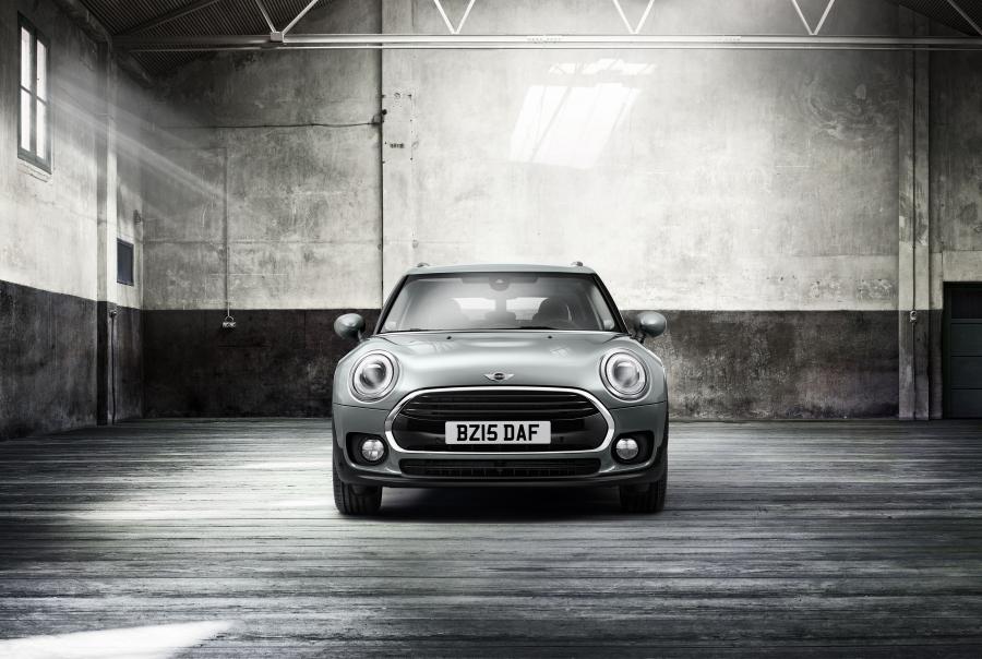  Mini Cooper D Clubman 2015 года  (фото 2 из 13)